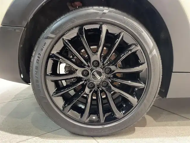ＭＩＮＩ ミニ クラブマン クーパー S 愛知県 2017(平29)年 4.9万km 白 ペッパーＰＫＧ　/純正ナビ　/フルセグＴＶ　/Ｂｌｕｅｔｏｏｔｈ　/バックカメラ　/インテリジェントセーフティー　/ＡＣＣ　/ブラックＡＷ　/ドライブレコーダー　/ミラー型ＥＴＣ　/ＬＥＤヘッドライト　/オートライト/プッシュスタート/アイドリングストップ