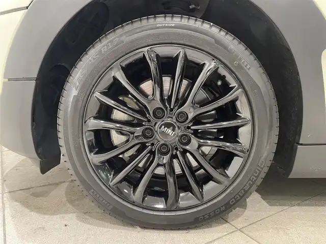 ＭＩＮＩ ミニ クラブマン クーパー S 愛知県 2017(平29)年 4.9万km 白 ペッパーＰＫＧ　/純正ナビ　/フルセグＴＶ　/Ｂｌｕｅｔｏｏｔｈ　/バックカメラ　/インテリジェントセーフティー　/ＡＣＣ　/ブラックＡＷ　/ドライブレコーダー　/ミラー型ＥＴＣ　/ＬＥＤヘッドライト　/オートライト/プッシュスタート/アイドリングストップ