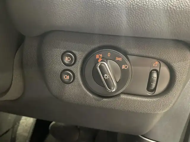 ＭＩＮＩ ミニ クラブマン クーパー S 愛知県 2017(平29)年 4.9万km 白 ペッパーＰＫＧ　/純正ナビ　/フルセグＴＶ　/Ｂｌｕｅｔｏｏｔｈ　/バックカメラ　/インテリジェントセーフティー　/ＡＣＣ　/ブラックＡＷ　/ドライブレコーダー　/ミラー型ＥＴＣ　/ＬＥＤヘッドライト　/オートライト/プッシュスタート/アイドリングストップ