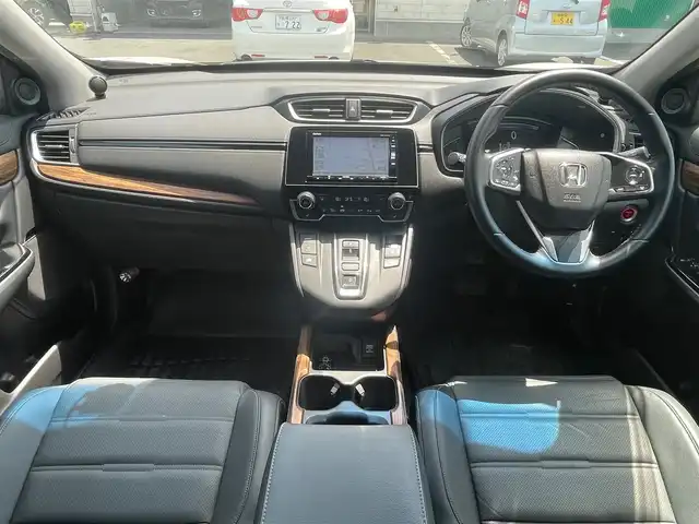 ホンダ ＣＲ－Ｖ ハイブリッド EX・マスターピース 島根県 2018(平30)年 4.7万km プラチナホワイトパール 純正メモリーナビ/フルセグＴＶ/ＤＶＤ再生・Ｂｌｕｅｔｏｏｔｈ　/バック／フロントカメラ　/前後ドライブレコーダー　/ビルトインＥＴＣ2.0/電動リアゲート　/サンルーフ　/レザーシート/4WD/前席パワーシート/前席シートヒーター/レーダークルーズコントロール /MTモード付AT/衝突軽減ブレーキ/横滑り防止装置/レーンアシスト/ISOFIX/純正LEDヘッドライト/純正フロアマット