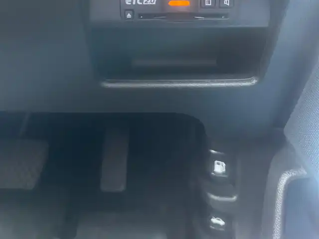 ホンダ ＣＲ－Ｖ ハイブリッド EX・マスターピース 島根県 2018(平30)年 4.7万km プラチナホワイトパール 純正メモリーナビ/フルセグＴＶ/ＤＶＤ再生・Ｂｌｕｅｔｏｏｔｈ　/バック／フロントカメラ　/前後ドライブレコーダー　/ビルトインＥＴＣ2.0/電動リアゲート　/サンルーフ　/レザーシート/4WD/前席パワーシート/前席シートヒーター/レーダークルーズコントロール /MTモード付AT/衝突軽減ブレーキ/横滑り防止装置/レーンアシスト/ISOFIX/純正LEDヘッドライト/純正フロアマット