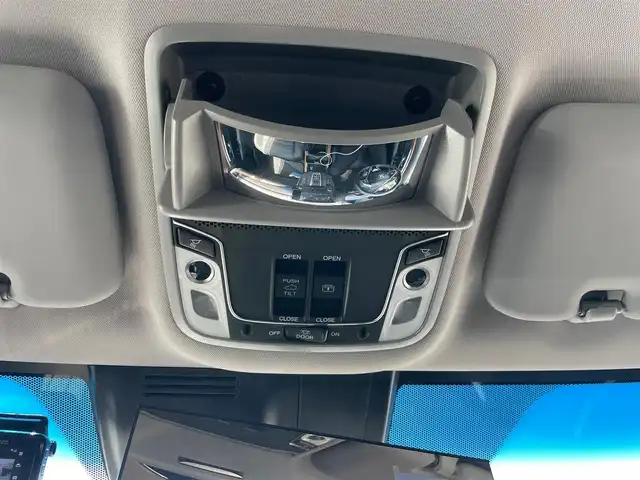 ホンダ ＣＲ－Ｖ ハイブリッド EX・マスターピース 島根県 2018(平30)年 4.7万km プラチナホワイトパール 純正メモリーナビ/フルセグＴＶ/ＤＶＤ再生・Ｂｌｕｅｔｏｏｔｈ　/バック／フロントカメラ　/前後ドライブレコーダー　/ビルトインＥＴＣ2.0/電動リアゲート　/サンルーフ　/レザーシート/4WD/前席パワーシート/前席シートヒーター/レーダークルーズコントロール /MTモード付AT/衝突軽減ブレーキ/横滑り防止装置/レーンアシスト/ISOFIX/純正LEDヘッドライト/純正フロアマット