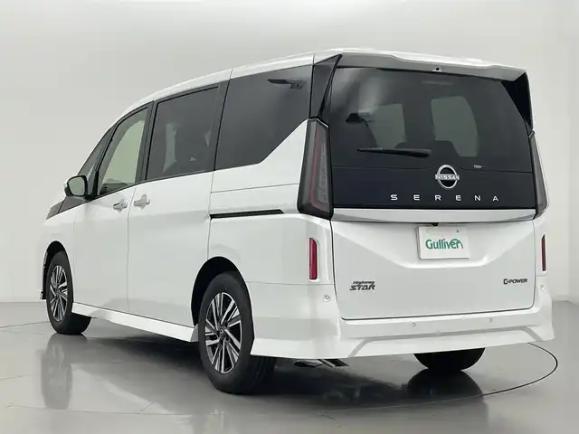 日産 セレナ e－パワー ハイウェイスター V 熊本県 2025(令7)年 0.1万km未満 プリズムホワイト 登録済未使用車/純正１２．３インチナビ（BT・フルセグ・USB・HDMI）　/全周囲カメラ　/純正前方ドライブレコーダー　/ビルトインＥＴＣ２．０　/前後クリアランスソナー　/両側パワースライドドア　/プロパイロット　/レーダークルーズコントロール/ブラインドスポットモニター/インテリジェントエマージェンシーブレーキ/ヒルスタートアシスト/前方衝突予測警報/衝突回避ステアリングアシスト/車線逸脱防止支援システム/車線逸脱警報/後側方衝突防止支援システム/後側方車両検知警報/後退時車両検知警報/ふらつき警報機能/踏み間違い衝突防止アシスト/標識認識機能/車両接近通報装置/横滑り防止/置くだけ充電/純正１６インチAW/オートライト/オートマチックハイビーム/LEDヘッドライト/フォグランプ/スマートキー/プッシュスタート/スペアキー1本