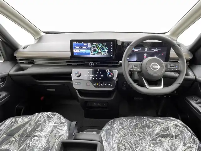 日産 セレナ e－パワー ハイウェイスター V 熊本県 2025(令7)年 0.1万km未満 プリズムホワイト 登録済未使用車/純正１２．３インチナビ（BT・フルセグ・USB・HDMI）　/全周囲カメラ　/純正前方ドライブレコーダー　/ビルトインＥＴＣ２．０　/前後クリアランスソナー　/両側パワースライドドア　/プロパイロット　/レーダークルーズコントロール/ブラインドスポットモニター/インテリジェントエマージェンシーブレーキ/ヒルスタートアシスト/前方衝突予測警報/衝突回避ステアリングアシスト/車線逸脱防止支援システム/車線逸脱警報/後側方衝突防止支援システム/後側方車両検知警報/後退時車両検知警報/ふらつき警報機能/踏み間違い衝突防止アシスト/標識認識機能/車両接近通報装置/横滑り防止/置くだけ充電/純正１６インチAW/オートライト/オートマチックハイビーム/LEDヘッドライト/フォグランプ/スマートキー/プッシュスタート/スペアキー1本