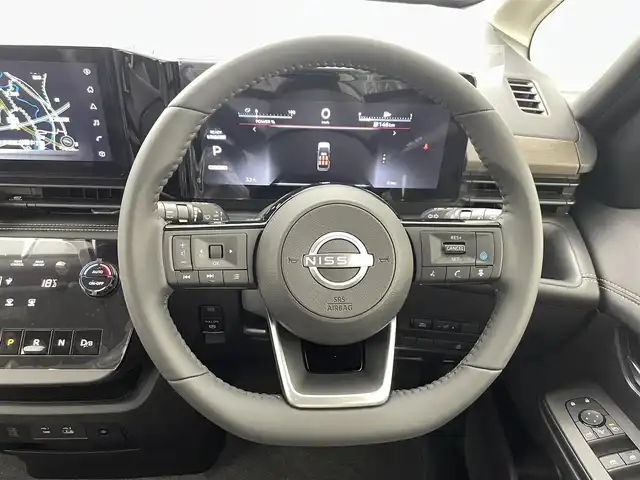 日産 セレナ e－パワー ハイウェイスター V 熊本県 2025(令7)年 0.1万km未満 プリズムホワイト 登録済未使用車/純正１２．３インチナビ（BT・フルセグ・USB・HDMI）　/全周囲カメラ　/純正前方ドライブレコーダー　/ビルトインＥＴＣ２．０　/前後クリアランスソナー　/両側パワースライドドア　/プロパイロット　/レーダークルーズコントロール/ブラインドスポットモニター/インテリジェントエマージェンシーブレーキ/ヒルスタートアシスト/前方衝突予測警報/衝突回避ステアリングアシスト/車線逸脱防止支援システム/車線逸脱警報/後側方衝突防止支援システム/後側方車両検知警報/後退時車両検知警報/ふらつき警報機能/踏み間違い衝突防止アシスト/標識認識機能/車両接近通報装置/横滑り防止/置くだけ充電/純正１６インチAW/オートライト/オートマチックハイビーム/LEDヘッドライト/フォグランプ/スマートキー/プッシュスタート/スペアキー1本