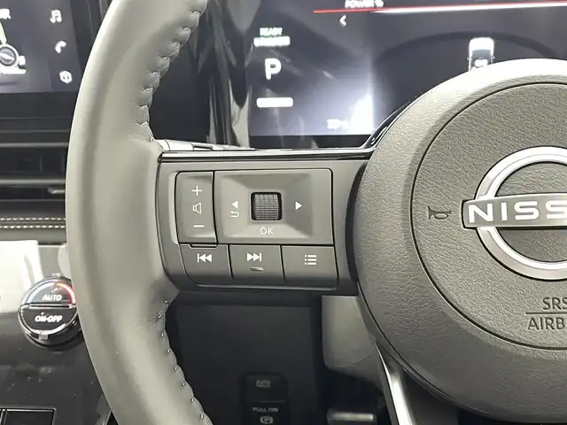 日産 セレナ e－パワー ハイウェイスター V 熊本県 2025(令7)年 0.1万km未満 プリズムホワイト 登録済未使用車/純正１２．３インチナビ（BT・フルセグ・USB・HDMI）　/全周囲カメラ　/純正前方ドライブレコーダー　/ビルトインＥＴＣ２．０　/前後クリアランスソナー　/両側パワースライドドア　/プロパイロット　/レーダークルーズコントロール/ブラインドスポットモニター/インテリジェントエマージェンシーブレーキ/ヒルスタートアシスト/前方衝突予測警報/衝突回避ステアリングアシスト/車線逸脱防止支援システム/車線逸脱警報/後側方衝突防止支援システム/後側方車両検知警報/後退時車両検知警報/ふらつき警報機能/踏み間違い衝突防止アシスト/標識認識機能/車両接近通報装置/横滑り防止/置くだけ充電/純正１６インチAW/オートライト/オートマチックハイビーム/LEDヘッドライト/フォグランプ/スマートキー/プッシュスタート/スペアキー1本