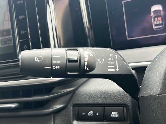 日産 ノート X 静岡県 2021(令3)年 3.9万km ガーネットレッド 純正メモリナビ/・CD/・DVD/・フルセグＴＶ/・Bluetooth/・AM/・FM/主要装備/・衝突軽減/・レーンキープ/・コーナーセンサー前後/・ビルトインETC/・バックカメラ/・純正前方ドラレコ/・純正フロアマット/・LEDヘッドライト/・オートライト/・オートハイビーム/・フォグランプ/・電動パーキングブレーキ/・オートホールド