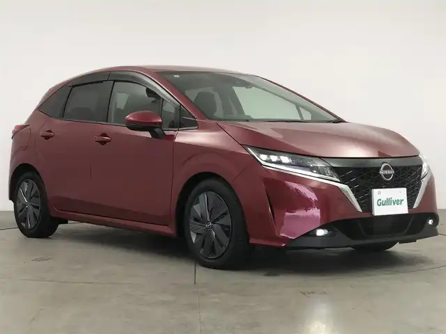 日産 ノート X 愛知県 2021(令3)年 3.9万km ガーネットレッド 純正メモリナビ/（CD/DVD/フルセグＴＶ/Bluetooth/AM/FM）/ビルトインETC/バックカメラ/純正前方ドラレコ/純正フロアマット/LEDヘッドライト/オートライト/オートハイビーム/フォグランプ/電動パーキングブレーキ/オートホールド/スマートキー