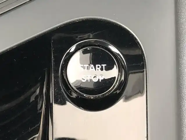 日産 ノート X 愛知県 2021(令3)年 3.9万km ガーネットレッド 純正メモリナビ/（CD/DVD/フルセグＴＶ/Bluetooth/AM/FM）/ビルトインETC/バックカメラ/純正前方ドラレコ/純正フロアマット/LEDヘッドライト/オートライト/オートハイビーム/フォグランプ/電動パーキングブレーキ/オートホールド/スマートキー