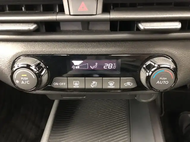 日産 ノート X 愛知県 2021(令3)年 3.9万km ガーネットレッド 純正メモリナビ/（CD/DVD/フルセグＴＶ/Bluetooth/AM/FM）/ビルトインETC/バックカメラ/純正前方ドラレコ/純正フロアマット/LEDヘッドライト/オートライト/オートハイビーム/フォグランプ/電動パーキングブレーキ/オートホールド/スマートキー