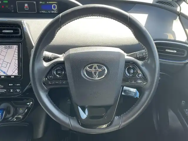 トヨタ プリウス S ツーリングセレクション 道央・札幌 2020(令2)年 4万km プラチナホワイトパールマイカ ・４WD/・ワンオーナー/・寒冷地仕様/・純正SDナビ/　CD・DVD・SD・Bluetooth/・フルセグテレビ/・バックカメラ/・レーダークルーズ/・レーンキープアシスト/・衝突被害軽減システム/・横滑り防止装置/・オートライト/・オートハイビーム/・フォグランプ/・アイドリングストップ/・純正エンジンスターター/・前後ドライブレコーダー/・AC１００V電源/・ウィンカーミラー/・ドアバイザー/・プッシュスタート/・ビルトインETC/・積込冬タイヤ社外AWセット/・取扱説明書/・保証書/・スマートキー/・スペアキー