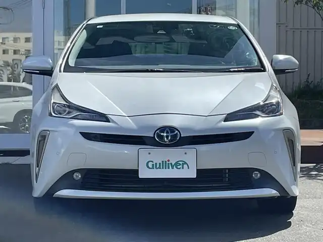 トヨタ プリウス S ツーリングセレクション 道央・札幌 2020(令2)年 4万km プラチナホワイトパールマイカ ・４WD/・ワンオーナー/・寒冷地仕様/・純正SDナビ/　CD・DVD・SD・Bluetooth/・フルセグテレビ/・バックカメラ/・レーダークルーズ/・レーンキープアシスト/・衝突被害軽減システム/・横滑り防止装置/・オートライト/・オートハイビーム/・フォグランプ/・アイドリングストップ/・純正エンジンスターター/・前後ドライブレコーダー/・AC１００V電源/・ウィンカーミラー/・ドアバイザー/・プッシュスタート/・ビルトインETC/・積込冬タイヤ社外AWセット/・取扱説明書/・保証書/・スマートキー/・スペアキー