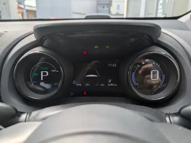 トヨタ ヤリス ハイブリッド Z 埼玉県 2020(令2)年 0.6万km アバンギャルドブロンズメタリック ワンオーナー/ディスプレイオーディオ(ナビ、Bluetooth)/バックカメラ/アラウンドビュー/アイドリングストップ/クルーズコントロール(追従機能　レーンキープ機能)/ドアバイザー/フロアマット/プッシュスタート/LEDヘッドライト/スマートキー×2/整備記録簿(R3、R4、R5、R6)