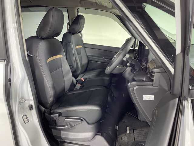 日産 セレナ e－パワー ハイウェイスター V 神奈川県 2024(令6)年 2.1万km パールⅡ 2トーンカラーXKJ【プリズムホワイト】/純正12.3型ディスプレイオーディオ/メモリーナビ/フルセグ　USB AM FM HDMI　Androidauto　Applecarplay　Bluetooth/インテリジェントアラウンドビューモニター/両側電動スライドドア【サンシェード】/360度セーフティアシスト/ナビリンク機能付プロパイロット緊急停止支援/インテリジェントエマージェンシーブレーキ/前方衝突予測警報/衝突回避ステアリングアシスト/車線逸脱防止支援システム/車線逸脱警報/後側方衝突防止支援システム/後側方車両検知警報/後退時車両検知警報/ふらつき警報/踏み間違い衝突防止アシスト/標識認識機能/インテリジェントルームミラー/ビルトインETC/純正前後ドライブレコーダー/SOSコール/AC100Vコンセント/ワイヤレス充電/前後ソナー/ステアリングヒーター/革巻きステアリング/前席シートヒーター/プッシュパワースターター/インテリジェントキー/アダブティブlEDヘッドライト/オートライト/LEDフロントフォグランプ/純正16インチアルミホイール