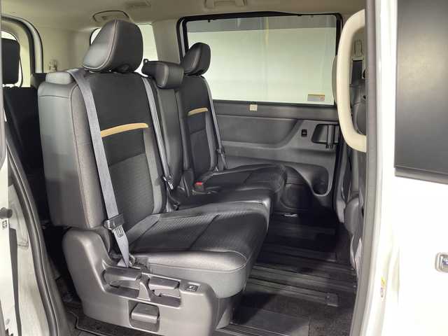 日産 セレナ e－パワー ハイウェイスター V 神奈川県 2024(令6)年 2.1万km パールⅡ 2トーンカラーXKJ【プリズムホワイト】/純正12.3型ディスプレイオーディオ/メモリーナビ/フルセグ　USB AM FM HDMI　Androidauto　Applecarplay　Bluetooth/インテリジェントアラウンドビューモニター/両側電動スライドドア【サンシェード】/360度セーフティアシスト/ナビリンク機能付プロパイロット緊急停止支援/インテリジェントエマージェンシーブレーキ/前方衝突予測警報/衝突回避ステアリングアシスト/車線逸脱防止支援システム/車線逸脱警報/後側方衝突防止支援システム/後側方車両検知警報/後退時車両検知警報/ふらつき警報/踏み間違い衝突防止アシスト/標識認識機能/インテリジェントルームミラー/ビルトインETC/純正前後ドライブレコーダー/SOSコール/AC100Vコンセント/ワイヤレス充電/前後ソナー/ステアリングヒーター/革巻きステアリング/前席シートヒーター/プッシュパワースターター/インテリジェントキー/アダブティブlEDヘッドライト/オートライト/LEDフロントフォグランプ/純正16インチアルミホイール