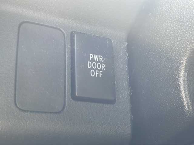 ダイハツ ウェイク G ターボ SA Ⅱ 沖縄県 2017(平29)年 7.6万km パールホワイトⅢ 純正ＳＤナビ/（ＡＭ／ＦＭ／ＣＤ／ＤＶＤ／ＢＴ）　/フルセグＴＶ　/両側パワスラ　/衝突軽減防止装置　　/ＥＴＣ　/前後ドラレコ　　/バックモニター　/コーナーセンサー　/アイドリングストップ　/純正フロアマット