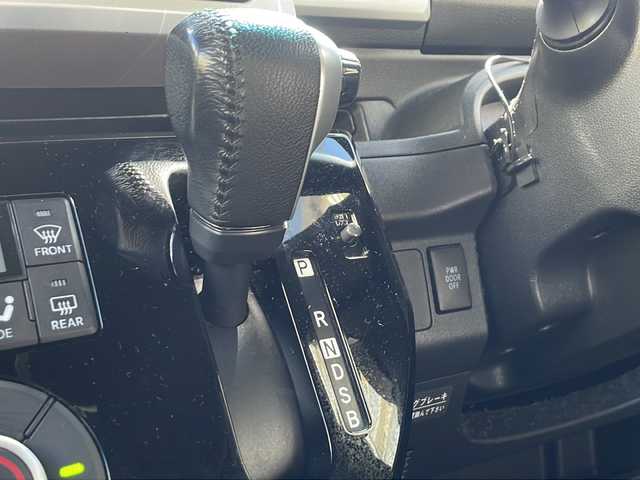 ダイハツ ウェイク G ターボ SA Ⅱ 沖縄県 2017(平29)年 7.6万km パールホワイトⅢ 純正ＳＤナビ/（ＡＭ／ＦＭ／ＣＤ／ＤＶＤ／ＢＴ）　/フルセグＴＶ　/両側パワスラ　/衝突軽減防止装置　　/ＥＴＣ　/前後ドラレコ　　/バックモニター　/コーナーセンサー　/アイドリングストップ　/純正フロアマット