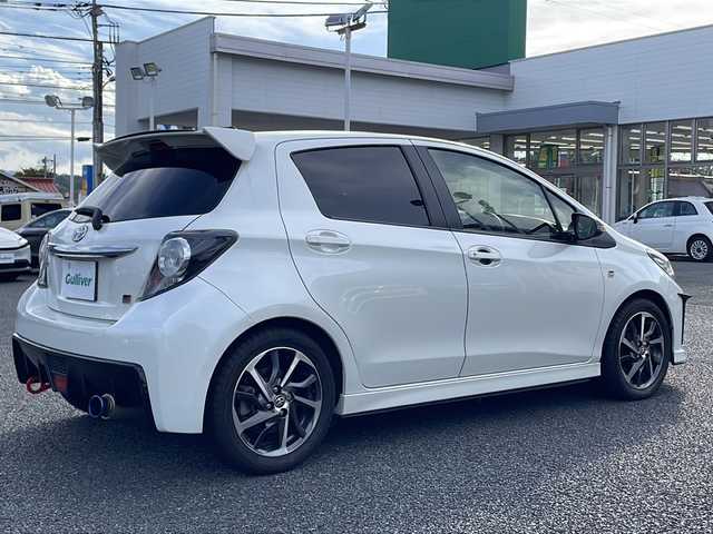 トヨタ ヴィッツ GRスポーツ 東京都 2018(平30)年 5.2万km ホワイトパールクリスタルシャイン 純正ナビ/・Bluetooth/TV/CD/DVD/USB/レーンアシスト/ナイトビジョン ドライブレコーダー デジタルミラー/社外ブラインドスポットモニター/横滑り防止装置/盗難防止装置/衝突被害軽減システム/バックカメラ/16インチ純正ホイール/社外マフラー/オートライト/ETC/取扱説明書/保証書/スペアキー1本
