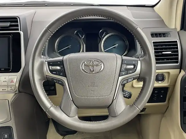 トヨタ ランドクルーザー プラド TX Lパッケージ 新潟県 2022(令4)年 3.4万km ブラック 4WD/サンルーフ/純正メモリナビ【NSZT-Y68T】/　フルセグTV/Bluetooth/CD/DVD/トヨタセーフティセンス/・プリクラッシュセーフティ/・レーンディパーチャーアラート/・オートマチックハイビーム/・レーダークルーズコントロール/前席パワーシート/レザーシート/前席シートヒーター/前席エアシート/前後コーナーセンサー/前後ドライブレコーダー/バックモニター/ビルトインETC/横滑り防止装置/LEDヘッドライト/リフトアップ/禁煙車