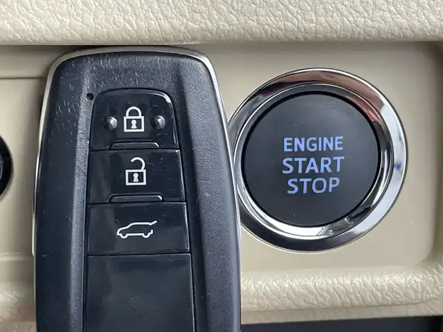 トヨタ ランドクルーザー プラド TX Lパッケージ 新潟県 2022(令4)年 3.4万km ブラック 4WD/サンルーフ/純正メモリナビ【NSZT-Y68T】/　フルセグTV/Bluetooth/CD/DVD/トヨタセーフティセンス/・プリクラッシュセーフティ/・レーンディパーチャーアラート/・オートマチックハイビーム/・レーダークルーズコントロール/前席パワーシート/レザーシート/前席シートヒーター/前席エアシート/前後コーナーセンサー/前後ドライブレコーダー/バックモニター/ビルトインETC/横滑り防止装置/LEDヘッドライト/リフトアップ/禁煙車