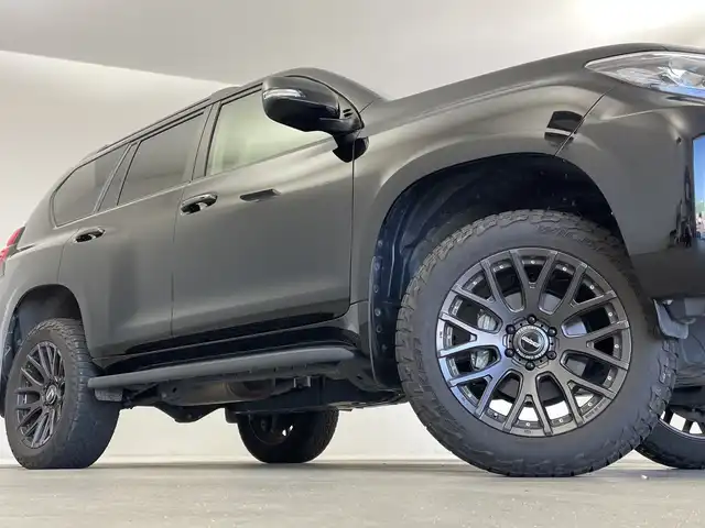トヨタ ランドクルーザー プラド TX Lパッケージ 新潟県 2022(令4)年 3.4万km ブラック 4WD/サンルーフ/純正メモリナビ【NSZT-Y68T】/　フルセグTV/Bluetooth/CD/DVD/トヨタセーフティセンス/・プリクラッシュセーフティ/・レーンディパーチャーアラート/・オートマチックハイビーム/・レーダークルーズコントロール/前席パワーシート/レザーシート/前席シートヒーター/前席エアシート/前後コーナーセンサー/前後ドライブレコーダー/バックモニター/ビルトインETC/横滑り防止装置/LEDヘッドライト/リフトアップ/禁煙車