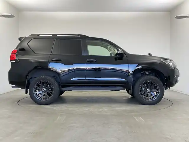 トヨタ ランドクルーザー プラド TX Lパッケージ 新潟県 2022(令4)年 3.4万km ブラック 4WD/サンルーフ/純正メモリナビ【NSZT-Y68T】/　フルセグTV/Bluetooth/CD/DVD/トヨタセーフティセンス/・プリクラッシュセーフティ/・レーンディパーチャーアラート/・オートマチックハイビーム/・レーダークルーズコントロール/前席パワーシート/レザーシート/前席シートヒーター/前席エアシート/前後コーナーセンサー/前後ドライブレコーダー/バックモニター/ビルトインETC/横滑り防止装置/LEDヘッドライト/リフトアップ/禁煙車