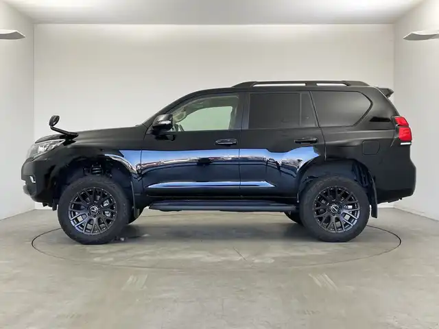 トヨタ ランドクルーザー プラド TX Lパッケージ 新潟県 2022(令4)年 3.4万km ブラック 4WD/サンルーフ/純正メモリナビ【NSZT-Y68T】/　フルセグTV/Bluetooth/CD/DVD/トヨタセーフティセンス/・プリクラッシュセーフティ/・レーンディパーチャーアラート/・オートマチックハイビーム/・レーダークルーズコントロール/前席パワーシート/レザーシート/前席シートヒーター/前席エアシート/前後コーナーセンサー/前後ドライブレコーダー/バックモニター/ビルトインETC/横滑り防止装置/LEDヘッドライト/リフトアップ/禁煙車
