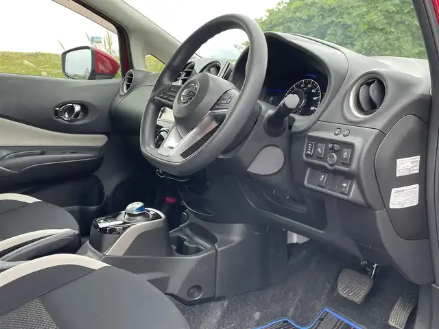 日産 ノート e－パワーX FOUR Vセレ 新潟県 2020(令2)年 3.7万km ガーネットレッド 4WD/純正SDナビ(MM319D-W)/CD/DVD/BT/フルセグテレビ/全方位カメラ/ETC/ドライブレコーダー/衝突被害軽減ブレーキ/レーンキープアシスト/レーダークルーズコントロール/ステアリングスイッチ/コーナーセンサー/スマートキー/プッシュスタート/LEDヘッドライト/オートライト/純正15インチアルミホイール