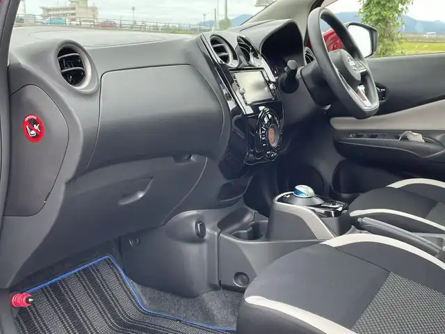 日産 ノート e－パワーX FOUR Vセレ 新潟県 2020(令2)年 3.7万km ガーネットレッド 4WD/純正SDナビ(MM319D-W)/CD/DVD/BT/フルセグテレビ/全方位カメラ/ETC/ドライブレコーダー/衝突被害軽減ブレーキ/レーンキープアシスト/レーダークルーズコントロール/ステアリングスイッチ/コーナーセンサー/スマートキー/プッシュスタート/LEDヘッドライト/オートライト/純正15インチアルミホイール