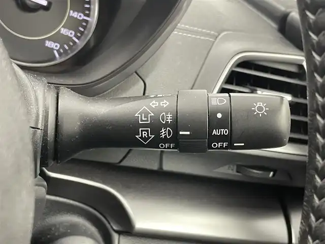 スバル インプレッサ スポーツ 2．0i－S アイサイト 埼玉県 2018(平30)年 5.2万km クリスタルホワイトP 純正８インチナビ　バックカメラ　ＢＳＭ　ＥＴＣ　ドライブレコーダー　アイサイトｖｅｒ３　レーダークルーズコントロール　純正アルミホイール　パドルシフト　スマートキー　ＬＥＤヘッドライト　地デジフルセグ