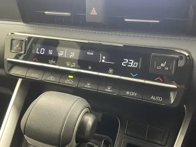 トヨタ ヴォクシー ハイブリッド S－Z 埼玉県 2023(令5)年 3.6万km ホワイトパールクリスタルシャイン 純正10.5インチディスプレイオーディオ/　Bluetooth USB MiraCast CD DVD フルセグ/フリップダウンモニター/両側パワースライドドア/トヨタセーフティセンス/レーダークルーズコントロール/レーンディパーチャーアラート/シートヒーター/前後ドライブレコーダー/ビルトインＥＴＣ２．０/ＬＥＤオートライト/オートハイビーム/ＡＣ１００Ｖ電源