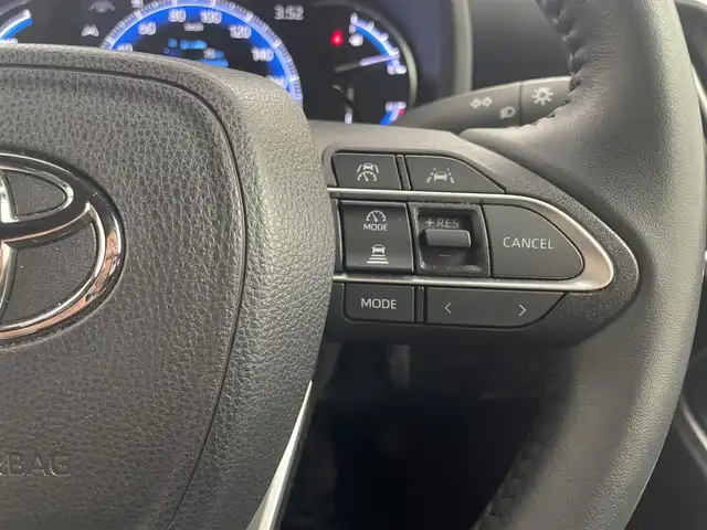 トヨタ ヴォクシー ハイブリッド S－Z 埼玉県 2023(令5)年 3.6万km ホワイトパールクリスタルシャイン 純正10.5インチディスプレイオーディオ/　Bluetooth USB MiraCast CD DVD フルセグ/フリップダウンモニター/両側パワースライドドア/トヨタセーフティセンス/レーダークルーズコントロール/レーンディパーチャーアラート/シートヒーター/前後ドライブレコーダー/ビルトインＥＴＣ２．０/ＬＥＤオートライト/オートハイビーム/ＡＣ１００Ｖ電源