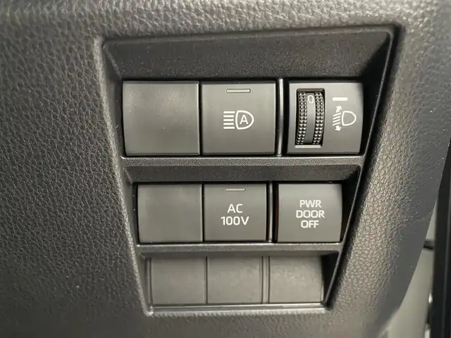 トヨタ ヴォクシー ハイブリッド S－Z 埼玉県 2023(令5)年 3.6万km ホワイトパールクリスタルシャイン 純正10.5インチディスプレイオーディオ/　Bluetooth USB MiraCast CD DVD フルセグ/フリップダウンモニター/両側パワースライドドア/トヨタセーフティセンス/レーダークルーズコントロール/レーンディパーチャーアラート/シートヒーター/前後ドライブレコーダー/ビルトインＥＴＣ２．０/ＬＥＤオートライト/オートハイビーム/ＡＣ１００Ｖ電源