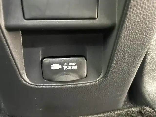 トヨタ ヴォクシー ハイブリッド S－Z 埼玉県 2023(令5)年 3.6万km ホワイトパールクリスタルシャイン 純正10.5インチディスプレイオーディオ/　Bluetooth USB MiraCast CD DVD フルセグ/フリップダウンモニター/両側パワースライドドア/トヨタセーフティセンス/レーダークルーズコントロール/レーンディパーチャーアラート/シートヒーター/前後ドライブレコーダー/ビルトインＥＴＣ２．０/ＬＥＤオートライト/オートハイビーム/ＡＣ１００Ｖ電源