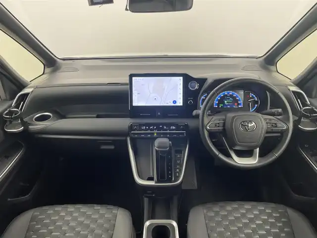 トヨタ ヴォクシー ハイブリッド S－Z 埼玉県 2023(令5)年 3.6万km ホワイトパールクリスタルシャイン 純正10.5インチディスプレイオーディオ/　Bluetooth USB MiraCast CD DVD フルセグ/フリップダウンモニター/両側パワースライドドア/トヨタセーフティセンス/レーダークルーズコントロール/レーンディパーチャーアラート/シートヒーター/前後ドライブレコーダー/ビルトインＥＴＣ２．０/ＬＥＤオートライト/オートハイビーム/ＡＣ１００Ｖ電源