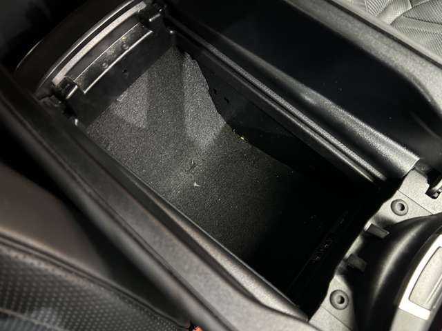 メルセデス・ベンツ ＣＬＳ２２０ｄ スポーツ エクスクルーシブPKG 千葉県 2020(令2)年 4.8万km ダイヤモンドホワイト ガラスSR　/ACC　/黒革シート　/HUD　/Burmesterサウンド　/ナビ　/TV　/360°Bluetooth接続　/シートヒーター　/ベンチレーション　/電動トランク　/LEDヘッドライト　/アンビエントライト　/RSP　/ドラレコ　/ETC