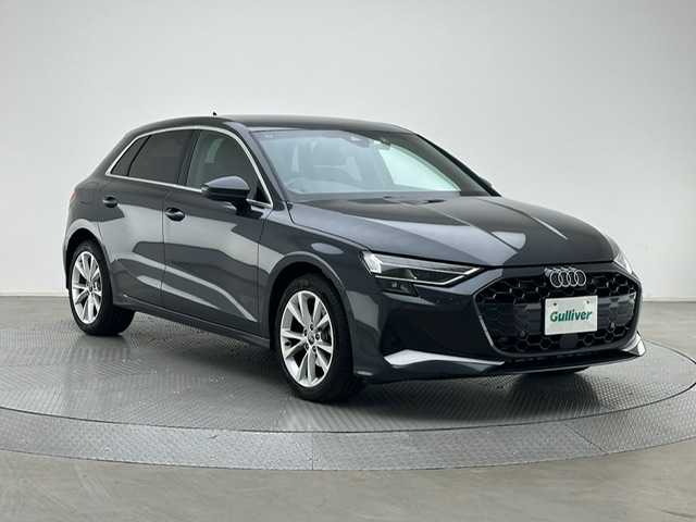 アウディ アウディ Ａ３ SB 30TFSI 兵庫県 2025(令7)年 0.7万km グレー 純正ナビ/フルセグ BT USB Apple Car play Androido Auto/ビルトインETC2.0/バックカメラ/ワイヤレス充電/前後ドライブレコーダー/レーダークルーズコントロール/衝突軽減ブレーキ/LKA/サイドアシスト/パークアシスト/コーナーセンサー/LEDヘッドライト/オートライト/オートハイビーム/シートヒーター/パワーシート/スペアキー