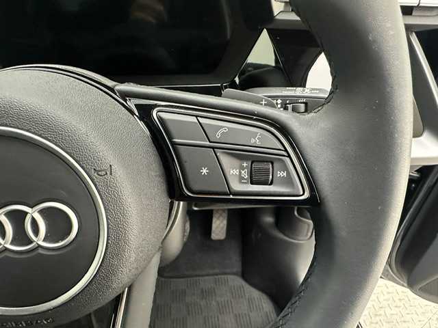 アウディ アウディ Ａ３ SB 30TFSI 兵庫県 2025(令7)年 0.7万km グレー 純正ナビ/フルセグ BT USB Apple Car play Androido Auto/ビルトインETC2.0/バックカメラ/ワイヤレス充電/前後ドライブレコーダー/レーダークルーズコントロール/衝突軽減ブレーキ/LKA/サイドアシスト/パークアシスト/コーナーセンサー/LEDヘッドライト/オートライト/オートハイビーム/シートヒーター/パワーシート/スペアキー