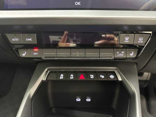 アウディ アウディ Ａ３ SB 30TFSI 兵庫県 2025(令7)年 0.7万km グレー 純正ナビ/フルセグ BT USB Apple Car play Androido Auto/ビルトインETC2.0/バックカメラ/ワイヤレス充電/前後ドライブレコーダー/レーダークルーズコントロール/衝突軽減ブレーキ/LKA/サイドアシスト/パークアシスト/コーナーセンサー/LEDヘッドライト/オートライト/オートハイビーム/シートヒーター/パワーシート/スペアキー