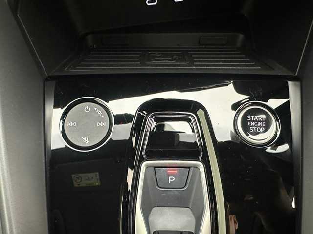 アウディ アウディ Ａ３ SB 30TFSI 兵庫県 2025(令7)年 0.7万km グレー 純正ナビ/フルセグ BT USB Apple Car play Androido Auto/ビルトインETC2.0/バックカメラ/ワイヤレス充電/前後ドライブレコーダー/レーダークルーズコントロール/衝突軽減ブレーキ/LKA/サイドアシスト/パークアシスト/コーナーセンサー/LEDヘッドライト/オートライト/オートハイビーム/シートヒーター/パワーシート/スペアキー