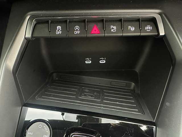 アウディ アウディ Ａ３ SB 30TFSI 兵庫県 2025(令7)年 0.7万km グレー 純正ナビ/フルセグ BT USB Apple Car play Androido Auto/ビルトインETC2.0/バックカメラ/ワイヤレス充電/前後ドライブレコーダー/レーダークルーズコントロール/衝突軽減ブレーキ/LKA/サイドアシスト/パークアシスト/コーナーセンサー/LEDヘッドライト/オートライト/オートハイビーム/シートヒーター/パワーシート/スペアキー