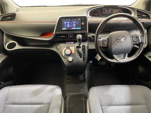 トヨタ シエンタ G 愛媛県 2017(平29)年 8.9万km ブラックマイカ 純正ナビ/フルセグTV/Bluetooth/両側パワースライドドア/バックカメラ/ＥＴＣ/ＬＥＤヘッドライト/純正フロアマット/３列シート/オートマチックハイビーム/オートライト/レーンキープアシスト/衝突被害軽減システム