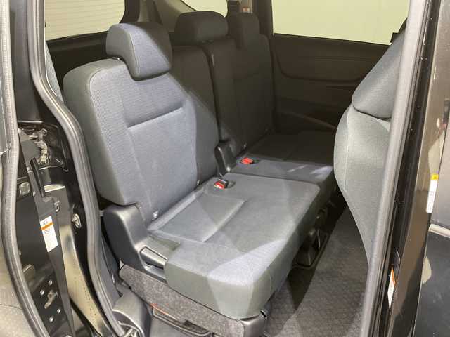 トヨタ シエンタ G 愛媛県 2017(平29)年 8.9万km ブラックマイカ 純正ナビ/フルセグTV/Bluetooth/両側パワースライドドア/バックカメラ/ＥＴＣ/ＬＥＤヘッドライト/純正フロアマット/３列シート/オートマチックハイビーム/オートライト/レーンキープアシスト/衝突被害軽減システム