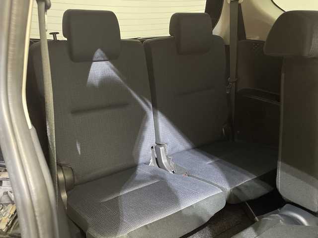 トヨタ シエンタ G 愛媛県 2017(平29)年 8.9万km ブラックマイカ 純正ナビ/フルセグTV/Bluetooth/両側パワースライドドア/バックカメラ/ＥＴＣ/ＬＥＤヘッドライト/純正フロアマット/３列シート/オートマチックハイビーム/オートライト/レーンキープアシスト/衝突被害軽減システム