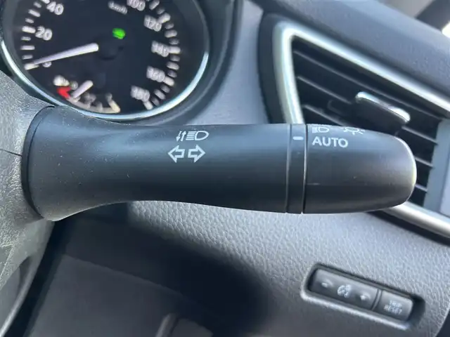 日産 エクストレイル ハイブリッド 20X エマージェンシーブレーキ 青森県 2015(平27)年 11.4万km チタニウムカーキ ワンオーナー/４WD/純正メモリナビ/（BT／AM／FM／DVD）/ビルトインETC/全周囲方位カメラ/ハーフレザーシート/シートヒーター（運転席＋助手席）/エアシート（運転席＋助手席）/ステアリングスイッチ/クルーズコントロール/衝突軽減ブレーキ/LEDヘッドライト/フォグライト/夏タイヤ/USB/スペアキー１本/保証書/取り扱い説明書