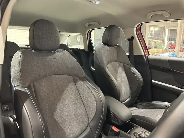 ＭＩＮＩ ＢＭＷ ミニ クロスオーバー クーパー D オール4 道央・札幌 2021(令3)年 1.5万km チリ・レッド CLASSIC TRIM/　・17インチアロイホイールチャンネルスポーツブラック/　・クロス/レザレットブラックパールスポーツシート/　・MINIドライビングモード/ドライビングアシストパッケージ/　・リアビューカメラ/　・パーキングアシストパッケージ/ブラックボンネットストライプ/ACC/LEDヘッドライト/Apple CarPlay/マルチディスプレイメーターパネル/USB/BT/電動リアゲート