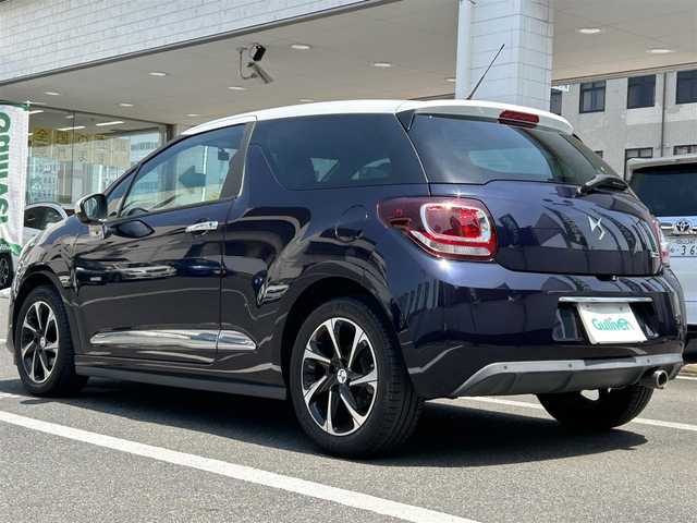 ＤＳオートモビル ＤＳ３ シック DS LEDビジョンP 岡山県 2017(平29)年 3.4万km 紺 登録時時走行距離３３５８２ｋｍ/クルーズコントロール/バックカメラ/フルセグ（走行中視聴可能）/HDDナビ/・エアバック（ダブル＋サイド）/・ETC/USB入力端子