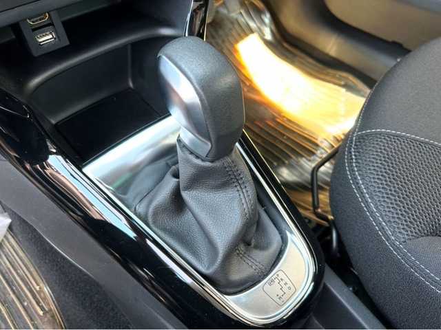 ＤＳオートモビル ＤＳ３ シック DS LEDビジョンP 岡山県 2017(平29)年 3.4万km 紺 登録時時走行距離３３５８２ｋｍ/クルーズコントロール/バックカメラ/フルセグ（走行中視聴可能）/HDDナビ/・エアバック（ダブル＋サイド）/・ETC/USB入力端子