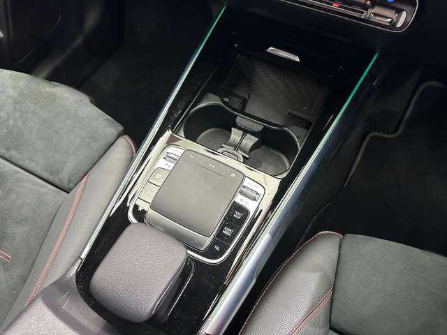 メルセデス・ベンツ ＧＬＢ２００ｄ AMGライン 千葉県 2020(令2)年 3.5万km コスモスブラック パノラマＳＲ　/純正ナビ　/３６０°カメラ　/ＡＣＣ　/ＢＳＭ　/レーンアシスト　/パーキングアシスト　/ＬＥＤヘッドライト　/ハイビームアシスト　/電動リアゲート　/ＥＴＣ　/純正１９インチＡＷ　/ドライブレコーダー