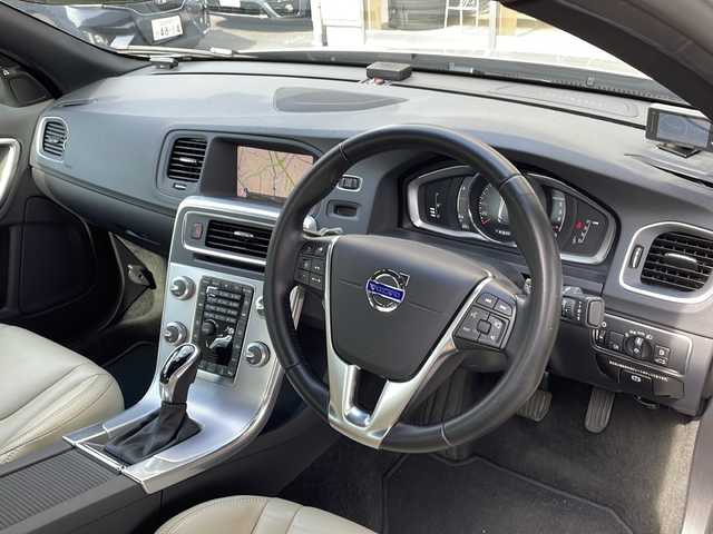ボルボ Ｓ６０ D4 ダイナミックエディション 宮城県 2017(平29)年 4.9万km シルバー 純正HDDナビ/地デジTV/（AM・FM・AUX・BT・TV）/レーダークルーズコントロール/衝突被害軽減ブレーキ/HIDヘッドライト/スマートキー/パドルシフト/前後ドライブレコーダー/ETC/レーンアシスト/前席パワーシート/前席シートヒーター/社外レーダー/保証書/取扱説明書/スペアキー